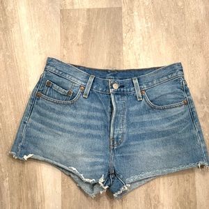 Levi’s Jean shorts Sz 28